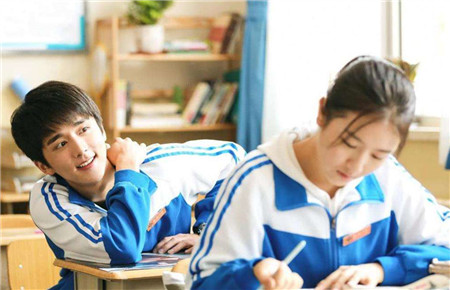 11岁女生早恋