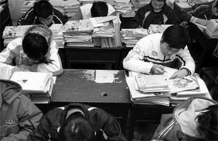 初中孩子不去学校怎么办
