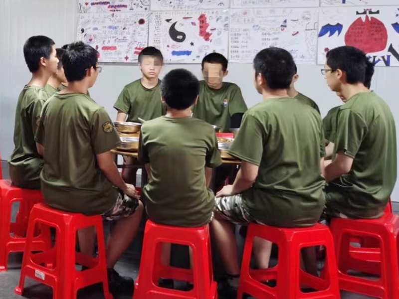 如何改变孩子的孤僻性格,孤僻