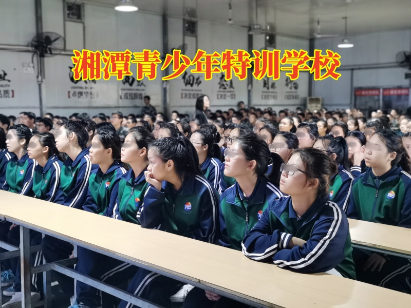 湘潭青少年特训学校，孩子喜欢扯头发，家长可以这样做