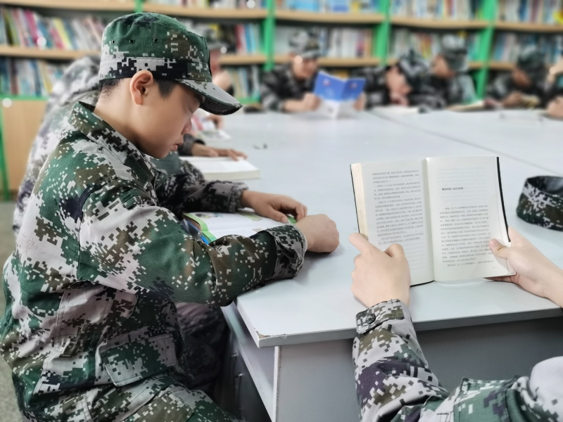新起点读书活动日，寻找书中人间真理，新起点青少年特训学校