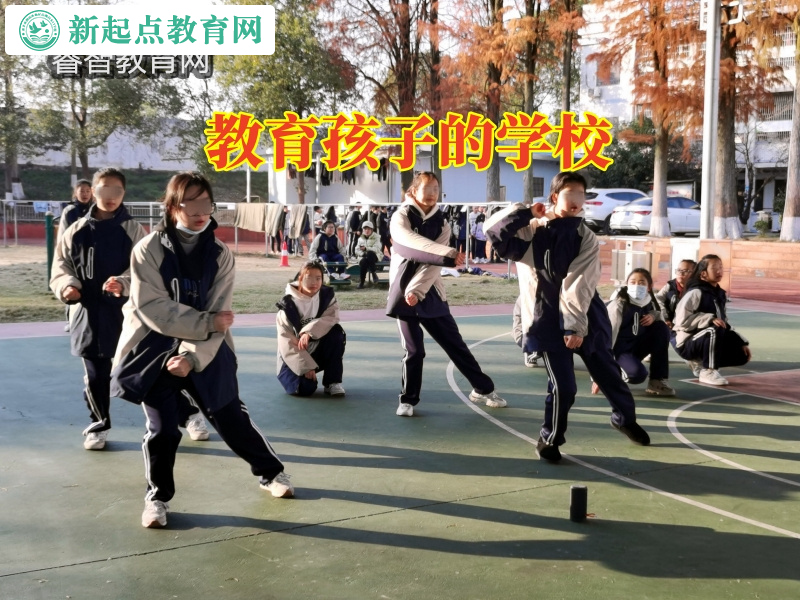 教育孩子的学校，教育孩子的学校对孩子玩手机的影响
