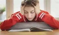 学生逃课怎么教育 这才是懂教育父母的正确态度！
